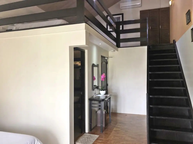 Royale Tagaytay B&B