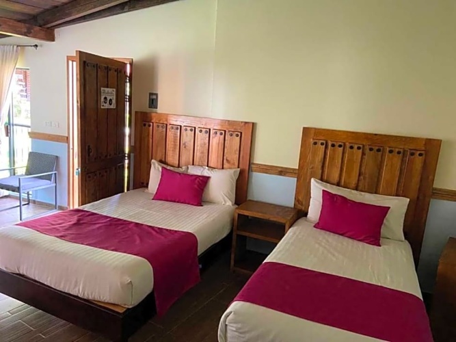 Standard Triple room