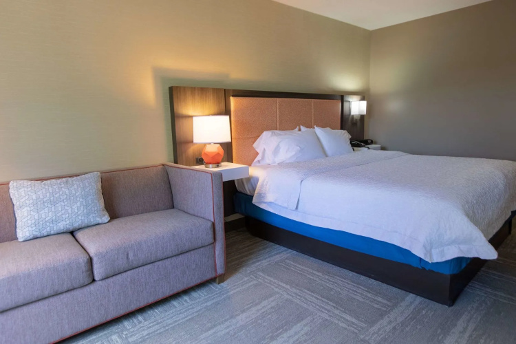 Hampton Inn Hadley-Amherst Area