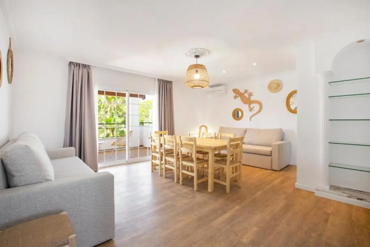 1 Bedroom Apartment with balcony