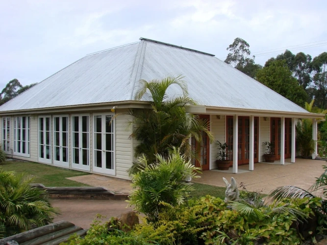 3 Bedrooms Classic Cottage with river view