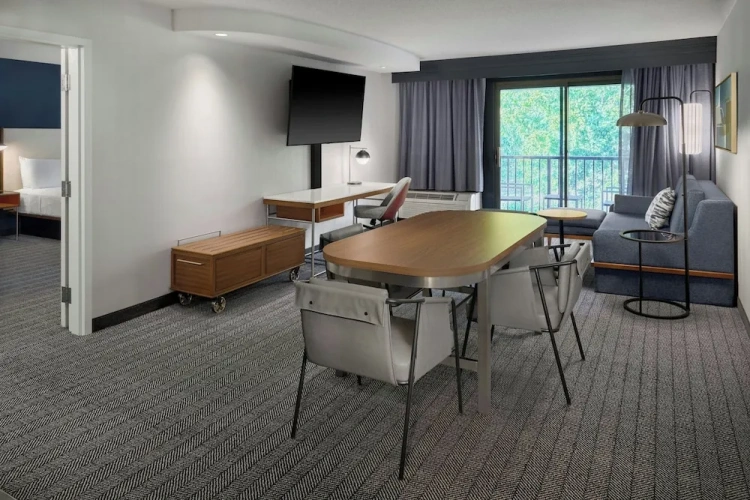 1 Bedroom Suite