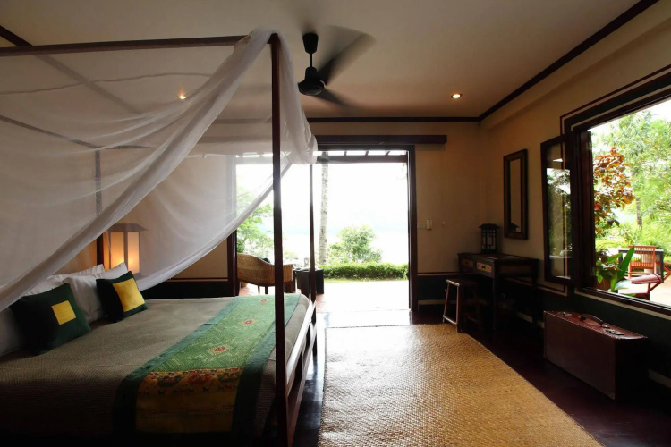 Sunset Villa by Burasari