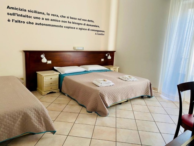 Standard Triple room