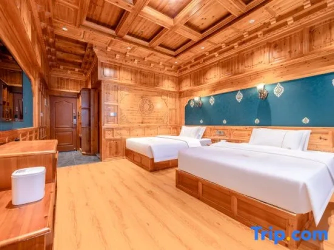 Deluxe Suite