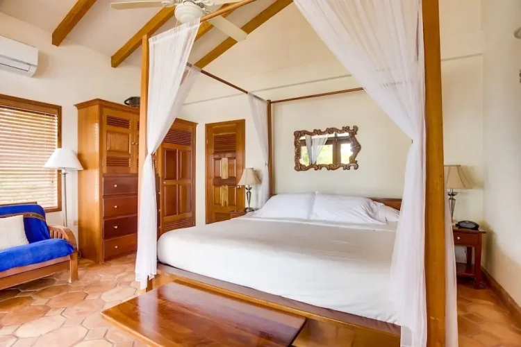 3 Bedrooms Villa