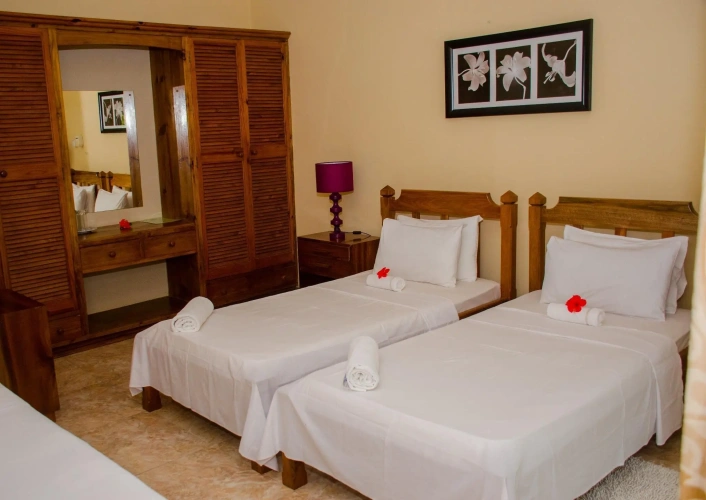 Standard Triple room