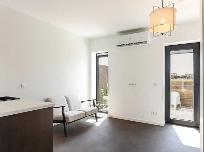 Modern Suite Near Beach