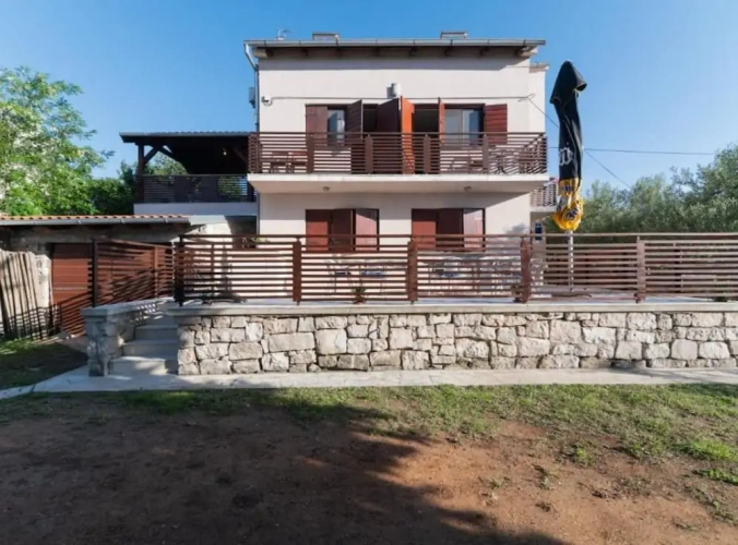3 Bedrooms Apartment with balcony