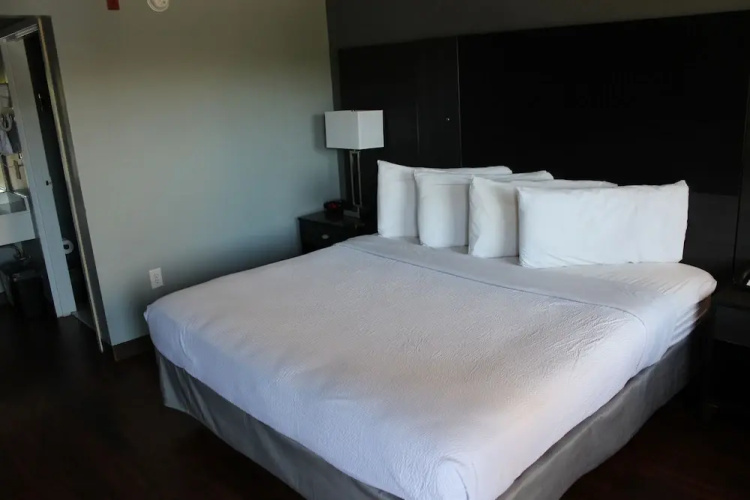 Riverfront Inn