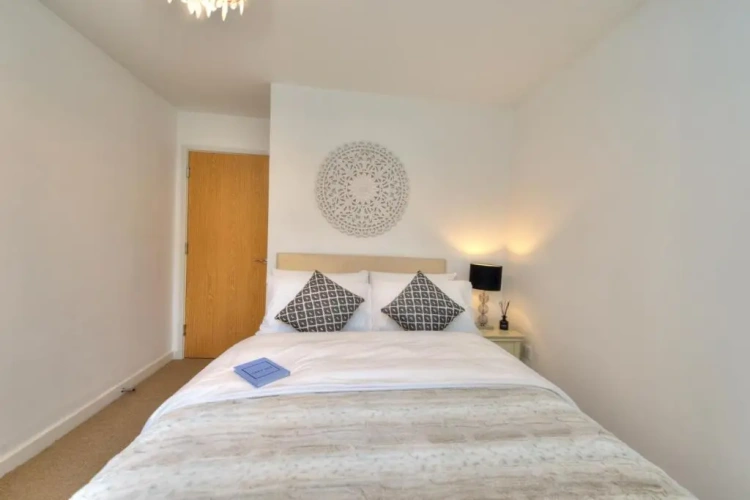 2 Bedrooms Apartment