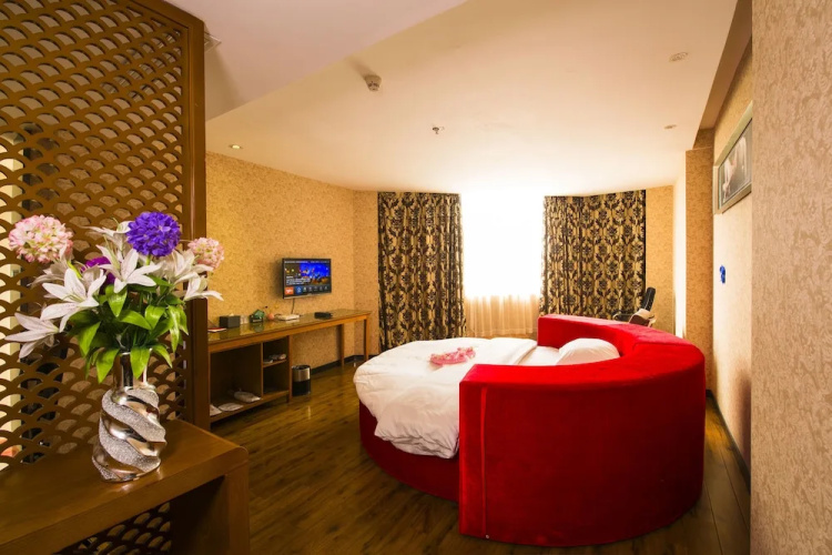 The Posh Hotel