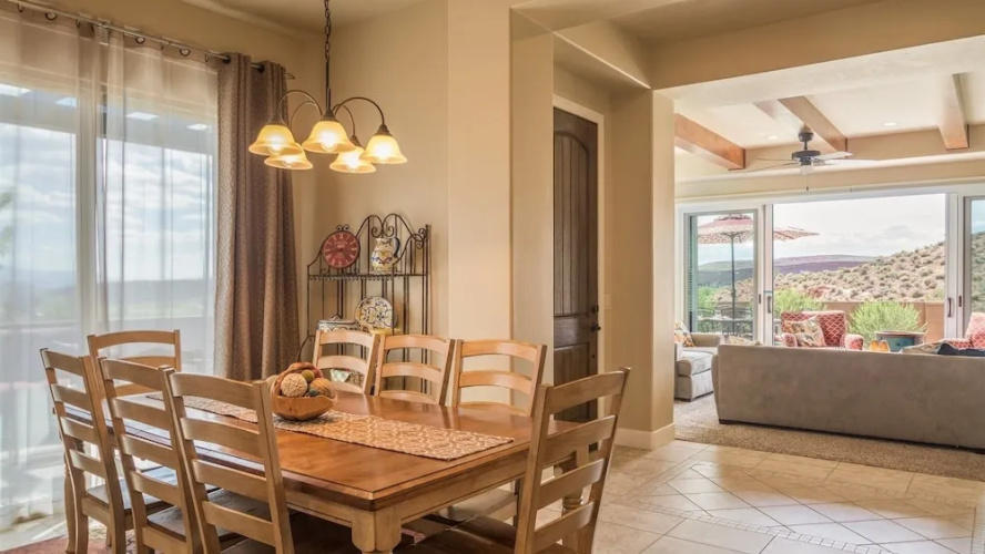 Sun-e-scape 3 Bedroom Apts by RedAwning