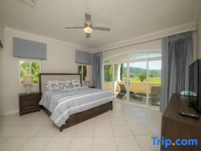 3 Bedrooms Apartment