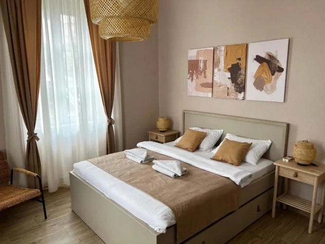 2 Bedrooms Apartment
