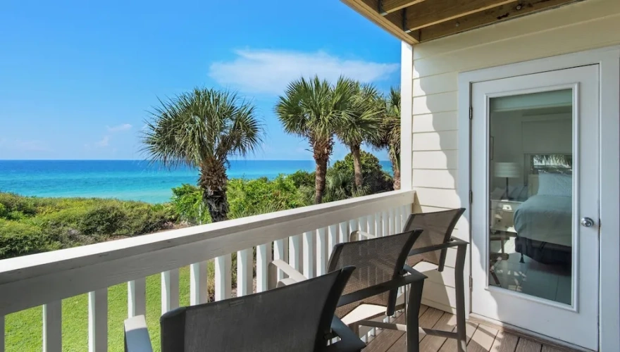 Standard room with balcony and with ocean view