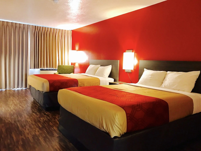 Econo Lodge near Snake River