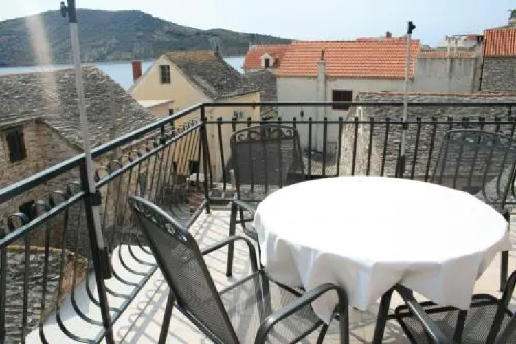 Apartments Primosten (600)