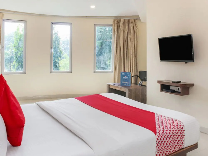OYO 22692 Flagship Strand Resort