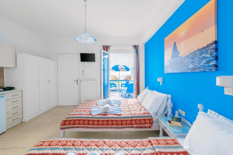 Standard Triple room with balcony