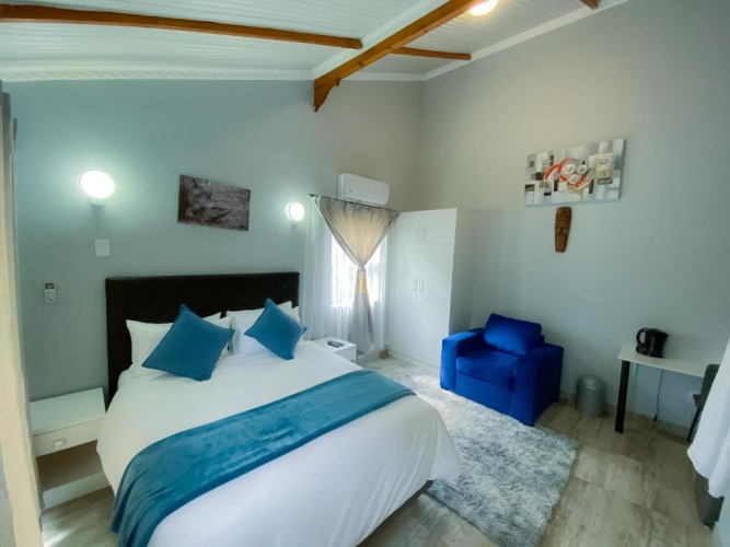 Standard Double room with pool view