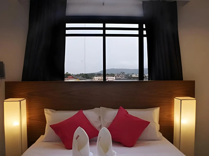 I Room Hotel