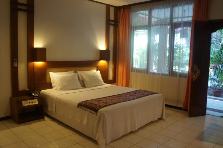 Puri Naga Beachfront Cottages
