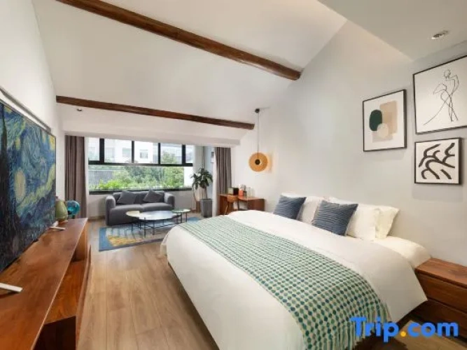 Deluxe Family Suite