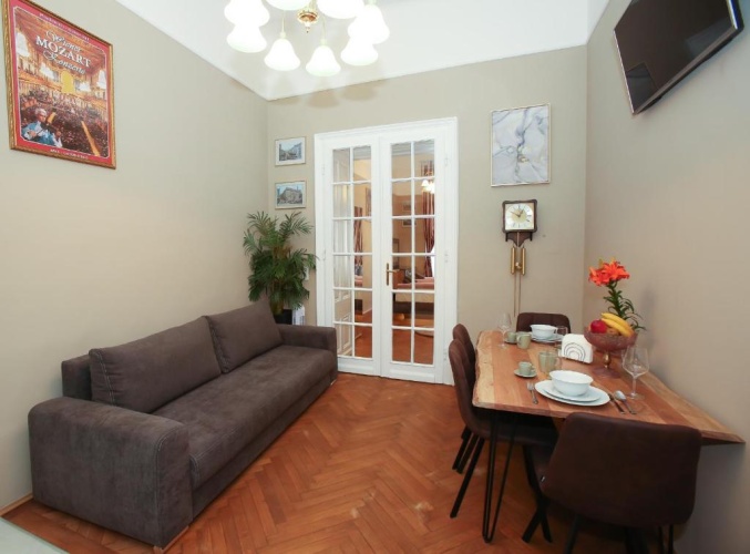 Deluxe Apartment