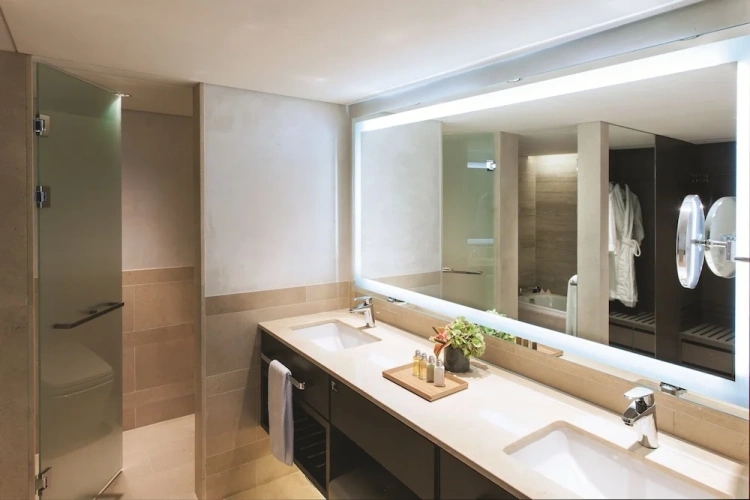 Premium Double room with partial ocean view