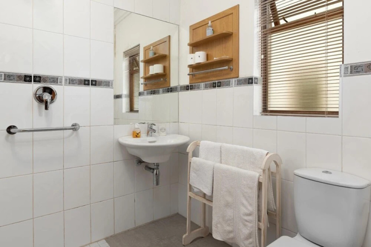 Thomson's Accommodation