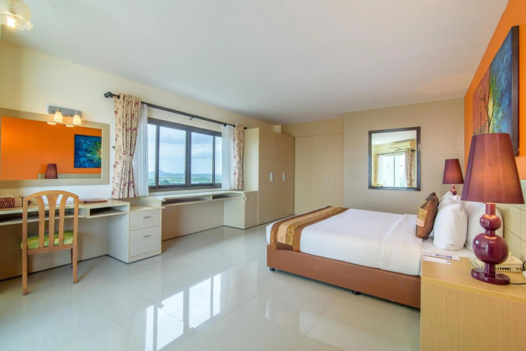 Golden Beach Cha-Am Hotel
