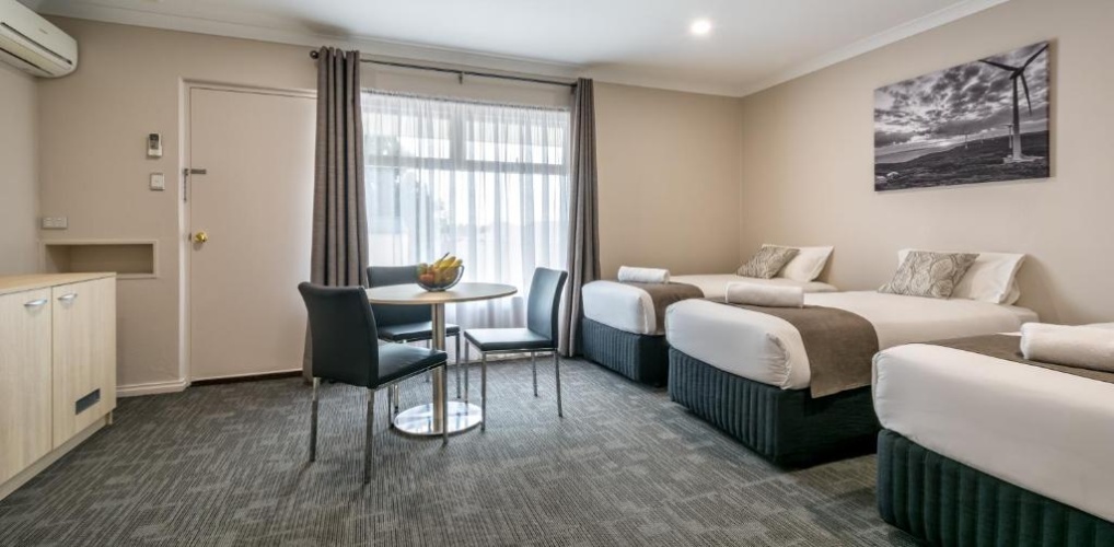 Deluxe Quadruple Suite