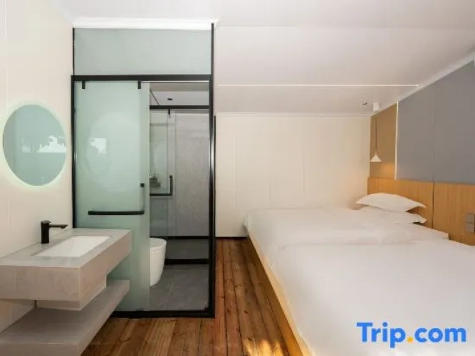 Standard Twin room with sea view
