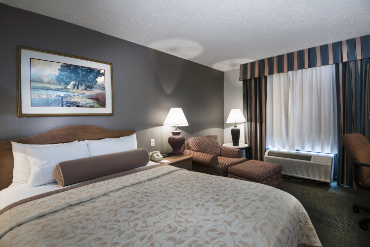 Rodeway Inn & Suites and Conference Center
