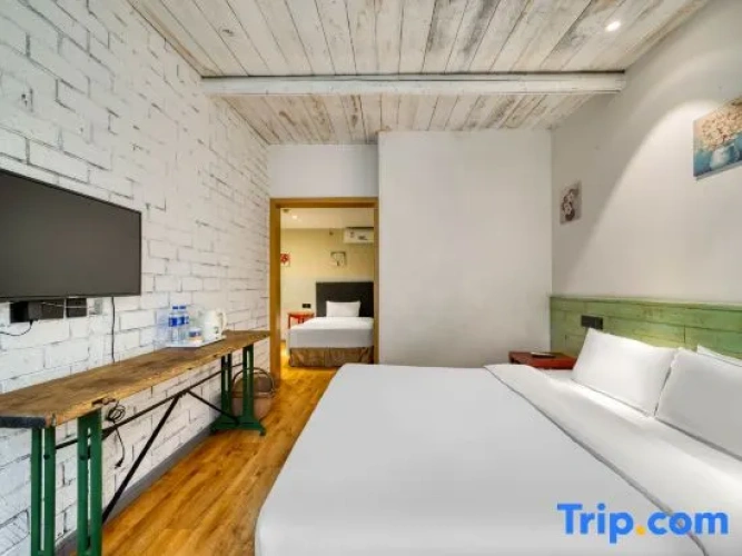 Standard Twin Suite