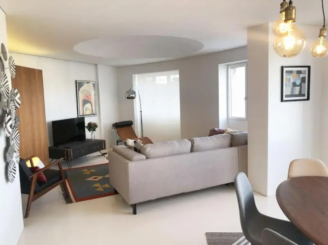 Architectural poetry in an unique 3bdrs view flat