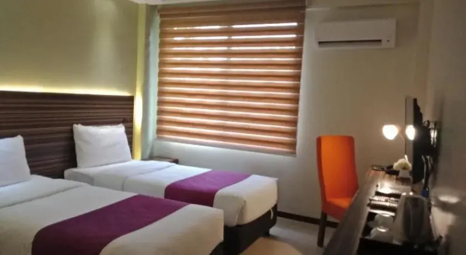 Abagatan Ti Manila