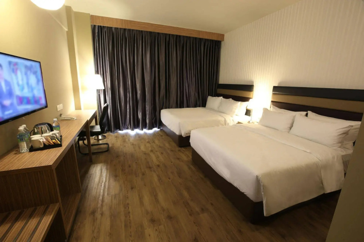 SEM9 Senai ''Formerly Known as Perth Hotel"