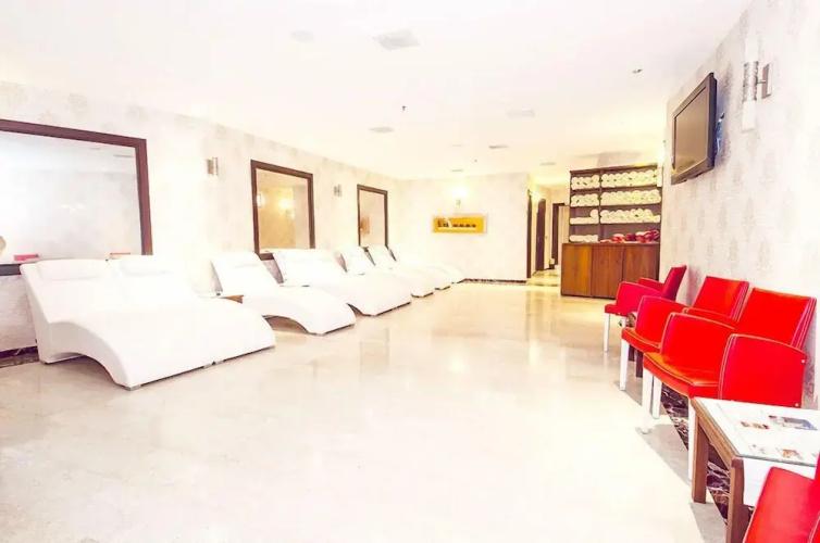 Lamos Hotel