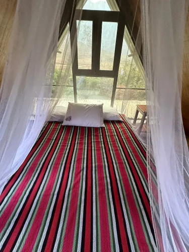 Yaxlik River lodge