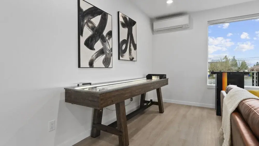 Ballard Hangout - Arcade, Covered Deck, Sleeps 10!