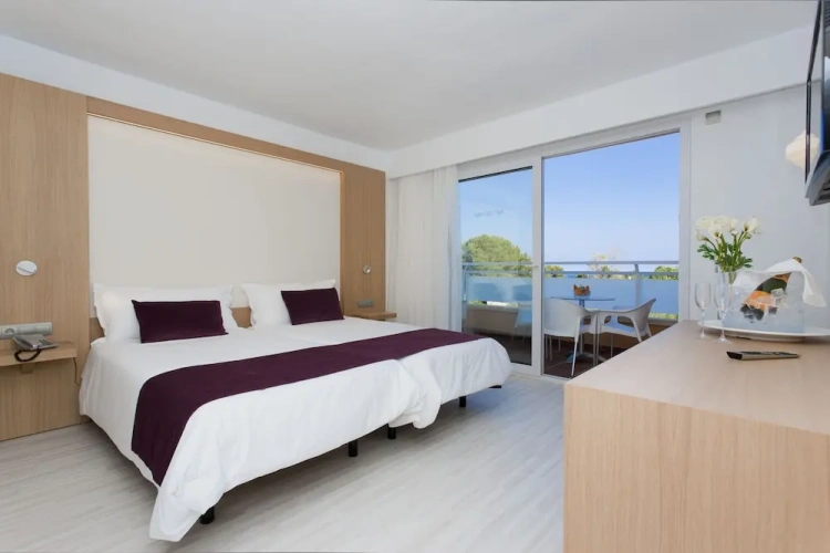 Family Suite with balcony