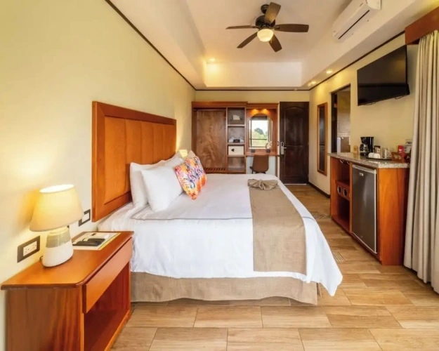 Quetzal room