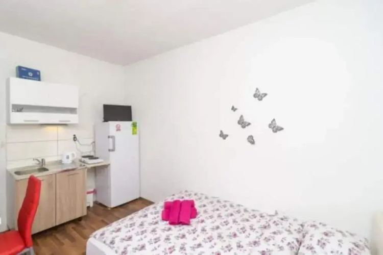 Apartments Dalamar - Studio With Terrace