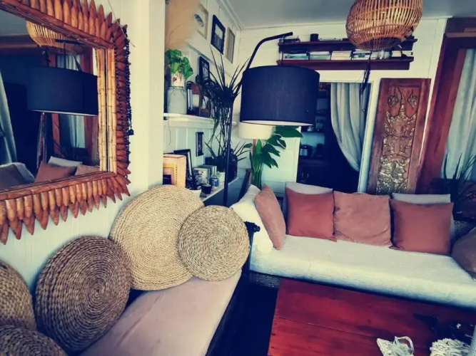 Somewhere Stunning Sea View Beach Front house