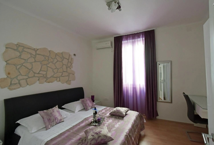 Apartments and rooms with WiFi Split - 18909