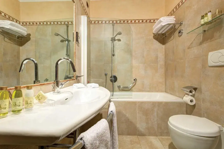 Hotel Athena