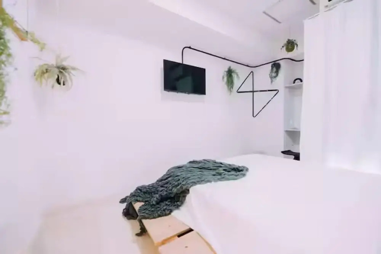 Minimalist Loft 701