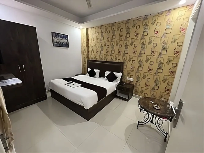 Standard Double room with city view